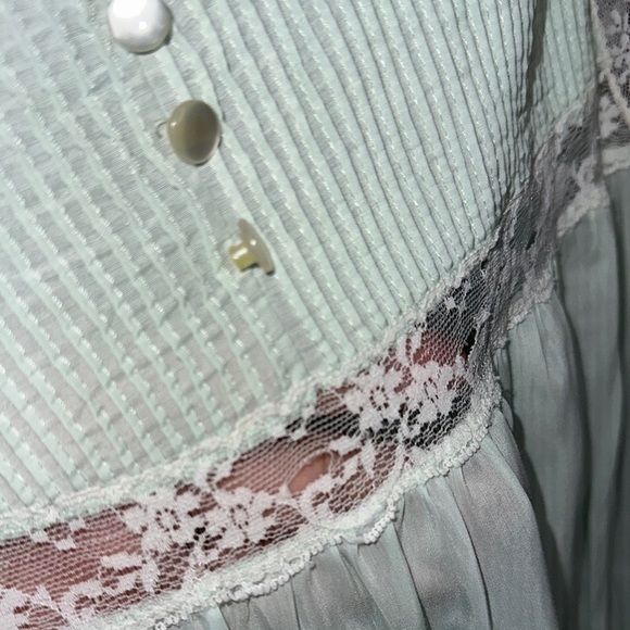 Blue Green Vintage Chemise with Empire Waist and A-Line Silhouette - Picture 7 of 8